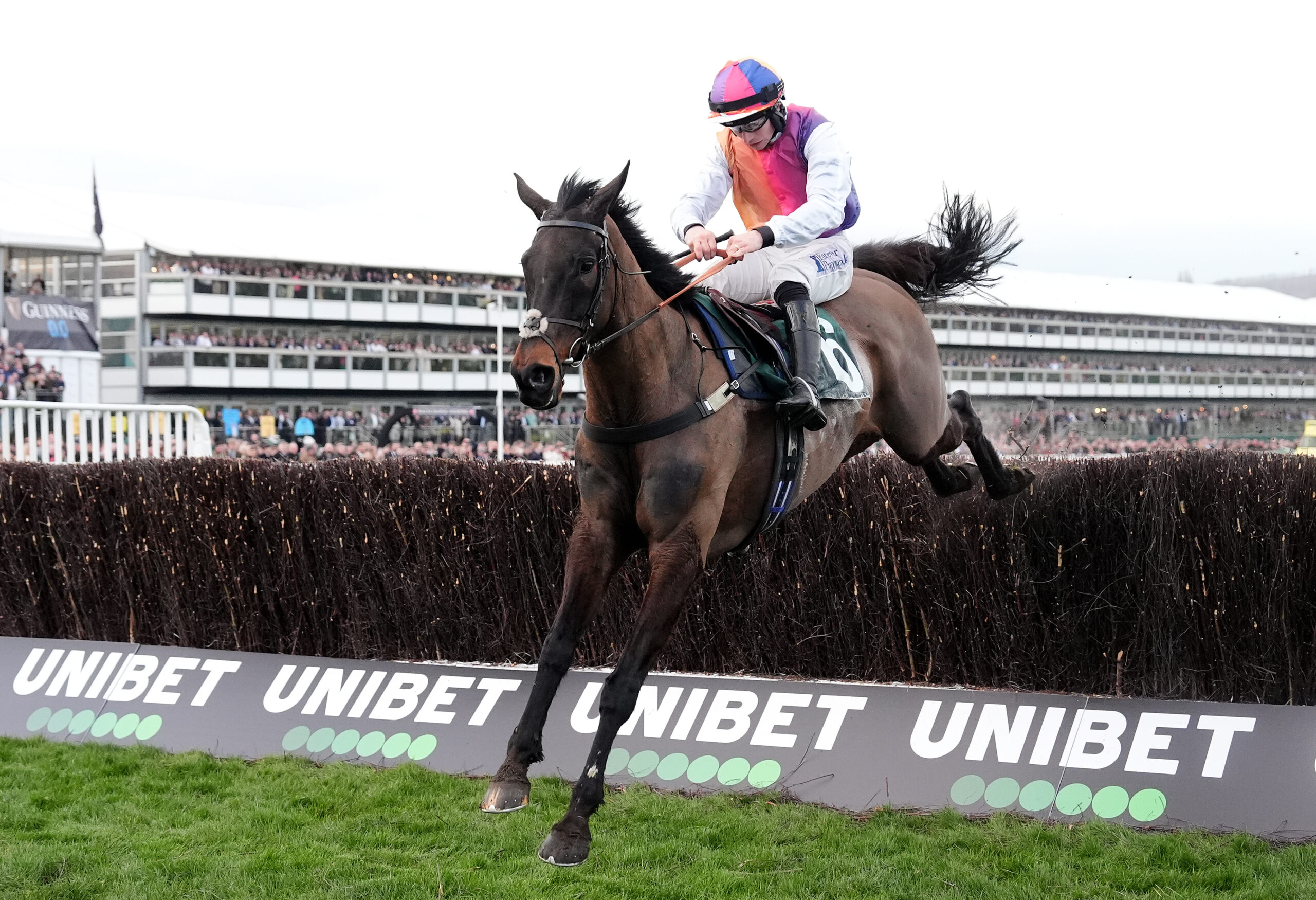 COULEURS CAN COLLECT IN BIG HAYDOCK PRIZE